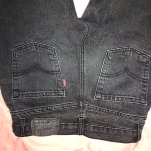 Black Levi’s jeans